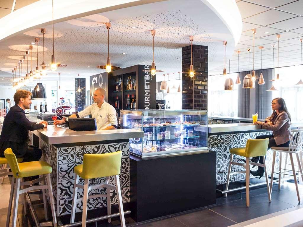 Novotel Saint-Quentin En Yvelines Magny-les-Hameaux Restaurant foto
